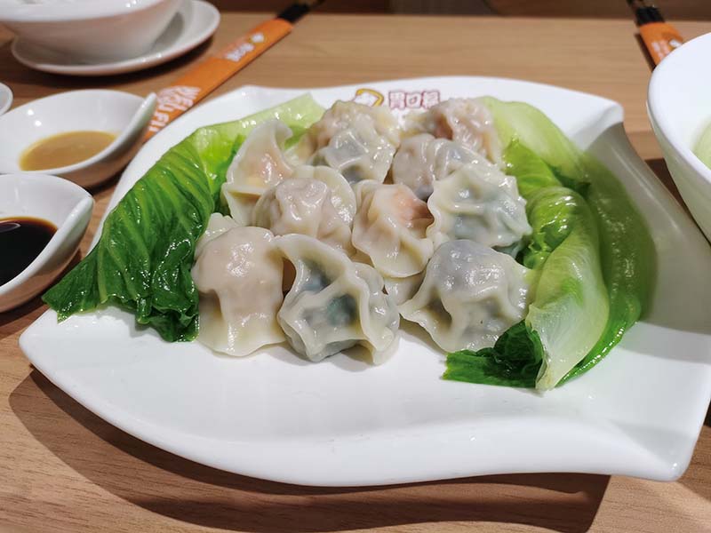 天氣冷了吃什么，來胃口福吃餃子，鮮香味十足，太好吃了
