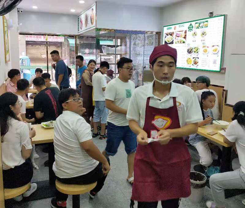 想開餃子云吞店是加盟好還是自己創(chuàng)立品牌好？